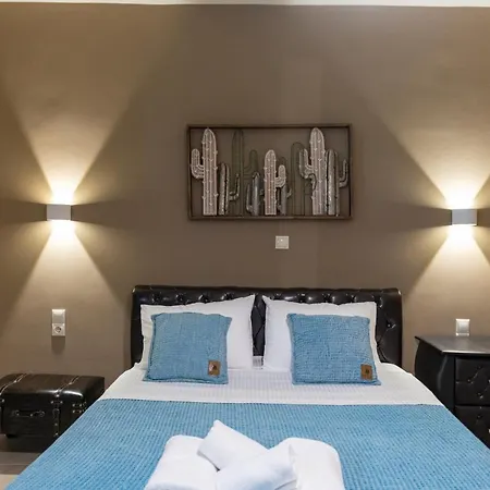 The Olive Garden Apartment *